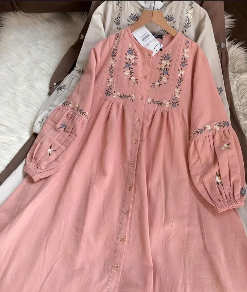 Gulab Embroiderd Stitched Frock - Image 4