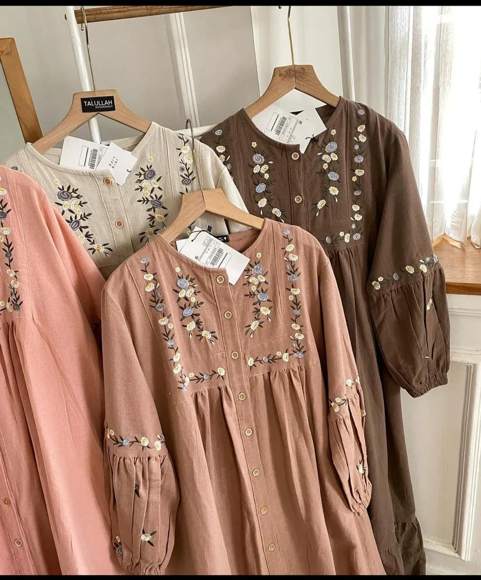 Gulab Embroiderd Stitched Frock - Image 6