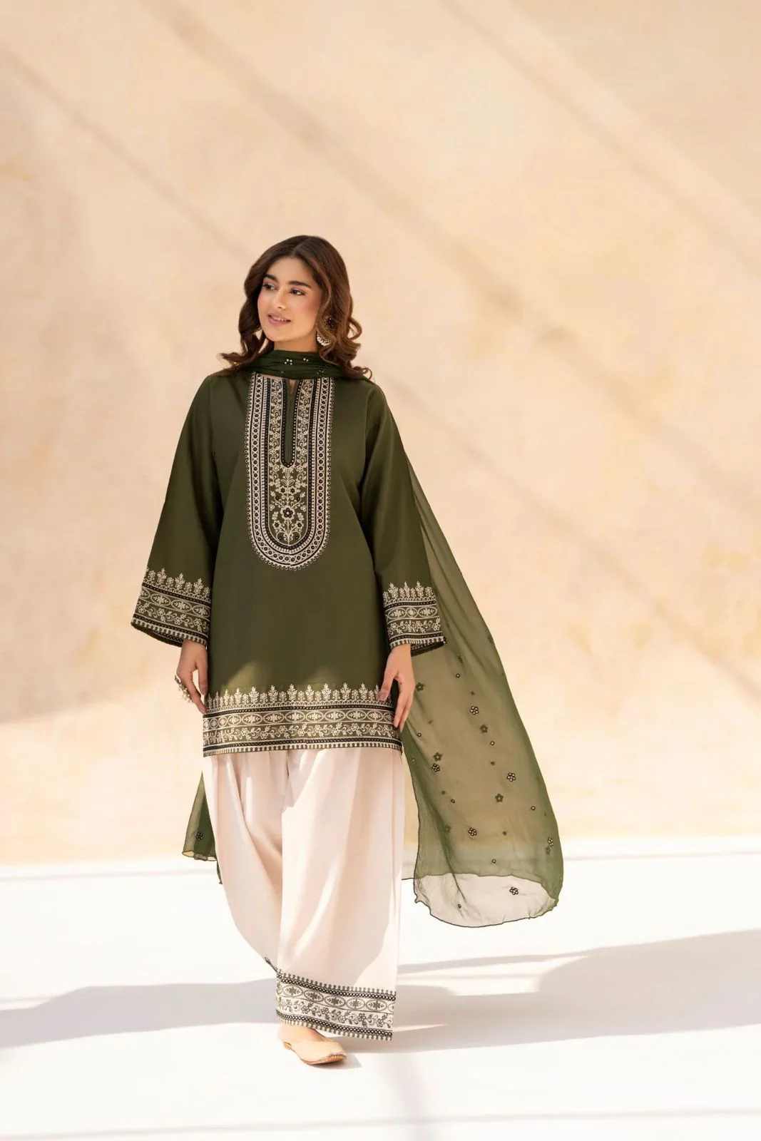 Hoorain 3PC Stitched Dress