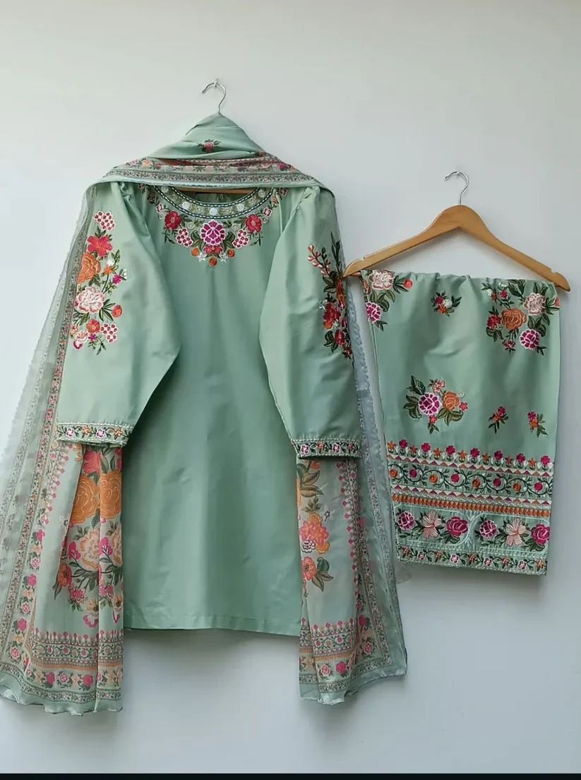 Maysuri 3pcs lawn duppata - Image 2