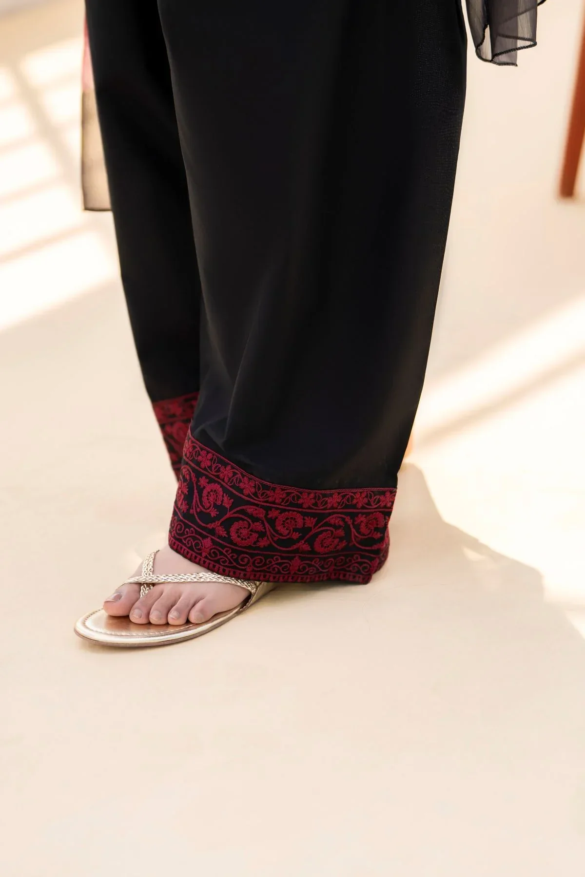 Noore 3PC Stitched Outfit - Image 4