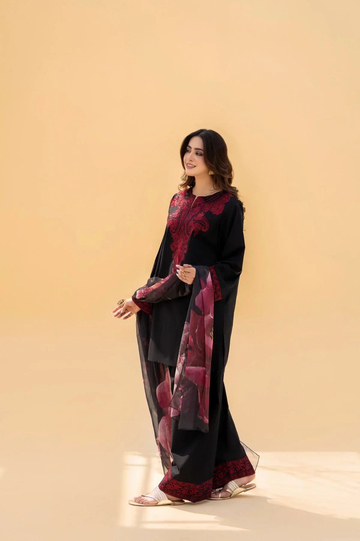 Noore 3PC Stitched Outfit - Image 5