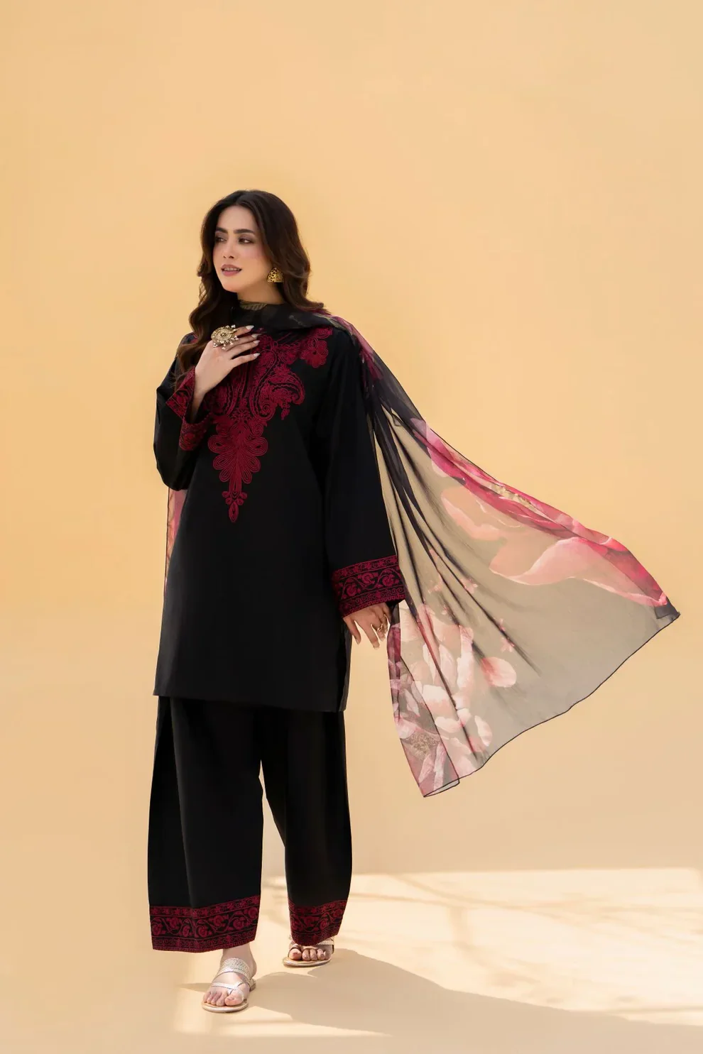 Noore 3PC Stitched Outfit - Image 6