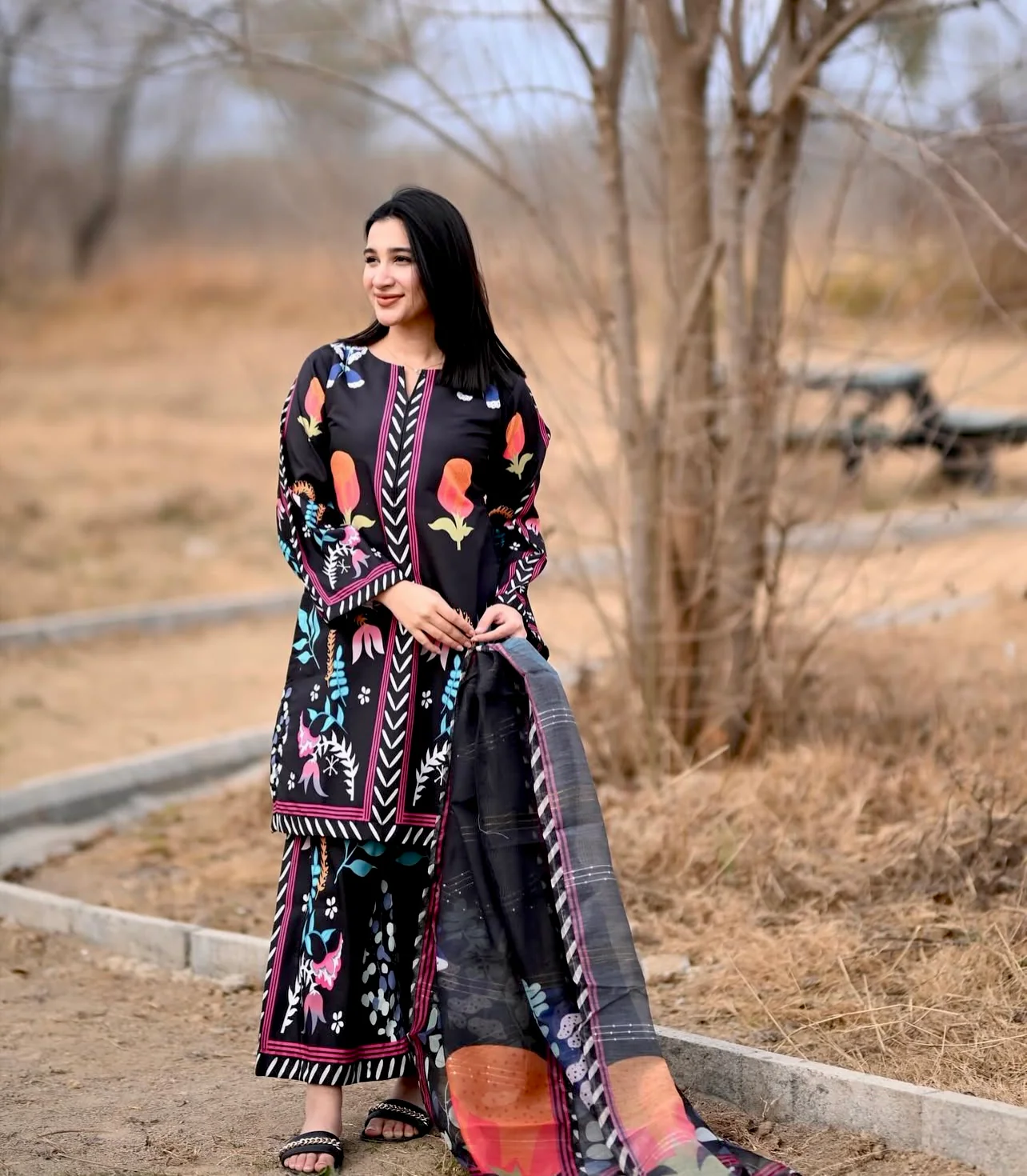 Rukhsar Black 3PC Stitch Dress - Image 3